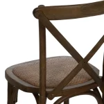 silla-de-madera-marrn-con-resp-zYvVmPIG-0.webp